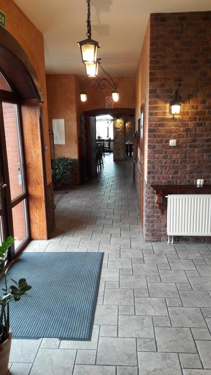 Dąbrowa Górnicza Zajazd Bachus מראה חיצוני תמונה